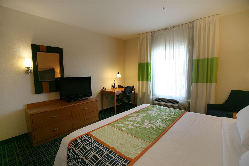 Fairfield Inn And Suites By Marriott Lakeland פלאנט סיטי מראה חיצוני תמונה
