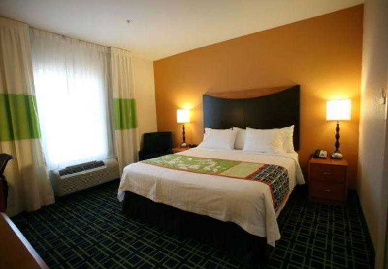 Fairfield Inn And Suites By Marriott Lakeland פלאנט סיטי מראה חיצוני תמונה