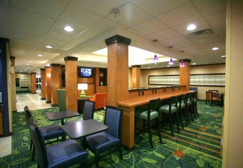 Fairfield Inn And Suites By Marriott Lakeland פלאנט סיטי מסעדה תמונה