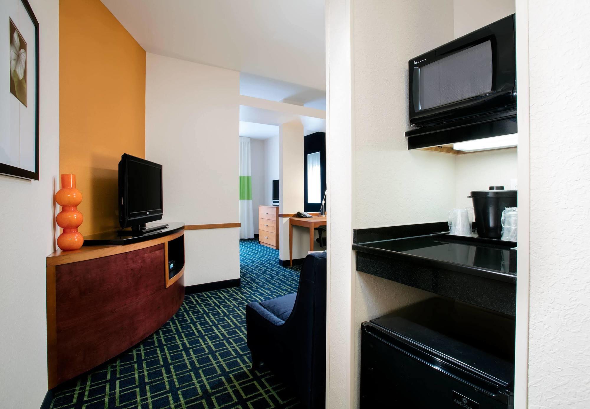 Fairfield Inn And Suites By Marriott Lakeland פלאנט סיטי מראה חיצוני תמונה